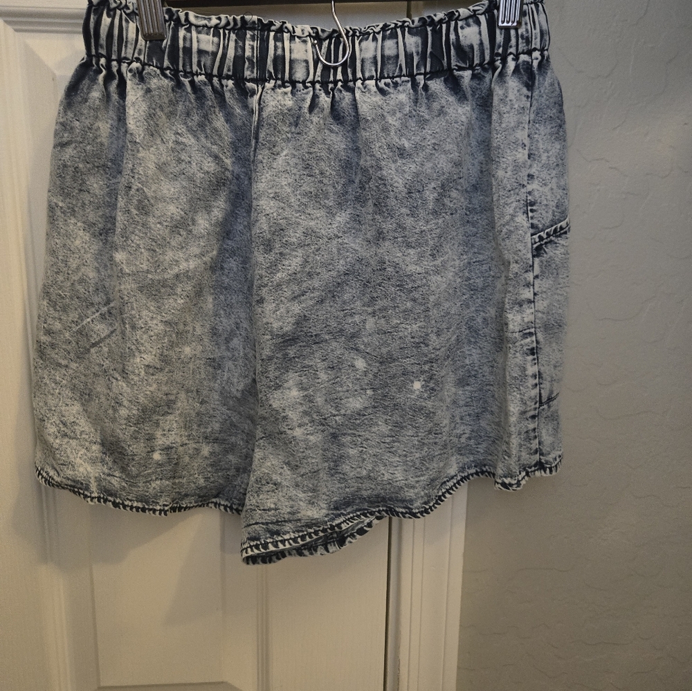 Set - Picture 2 of 6